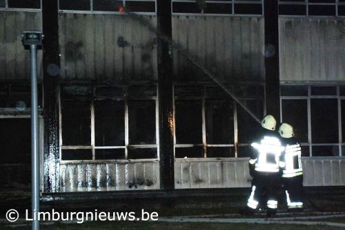 Foto Zware brand legt school in de as + fotoverslag (13 november 2009)